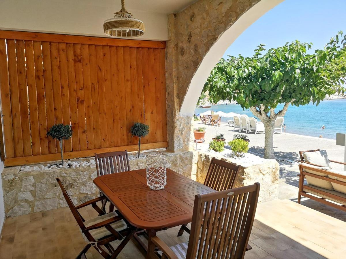 Relax Seaside House Charaki Exterior foto
