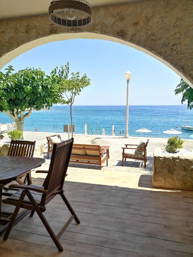 Relax Seaside House Charaki Exterior foto