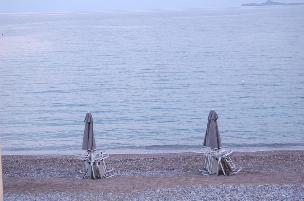 Relax Seaside House Charaki Exterior foto