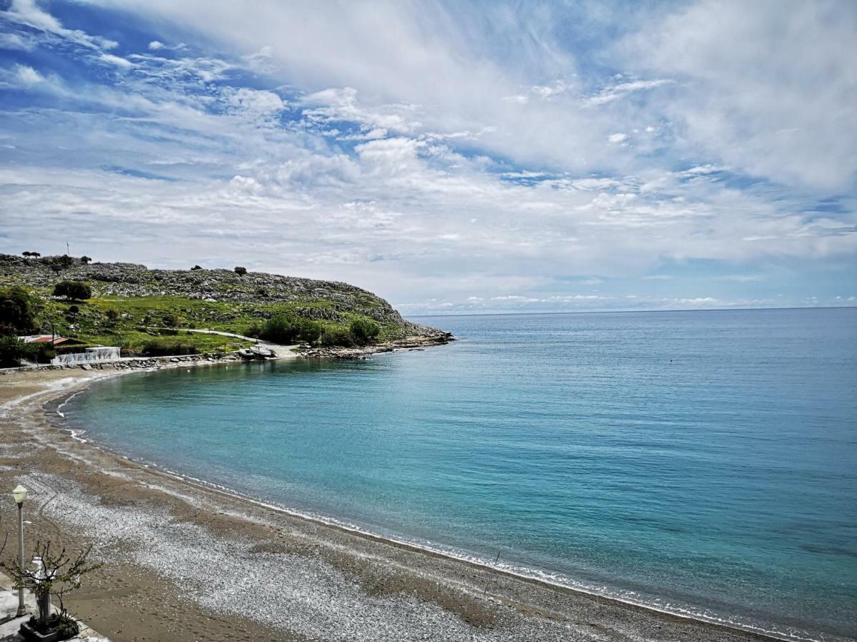 Relax Seaside House Charaki Exterior foto